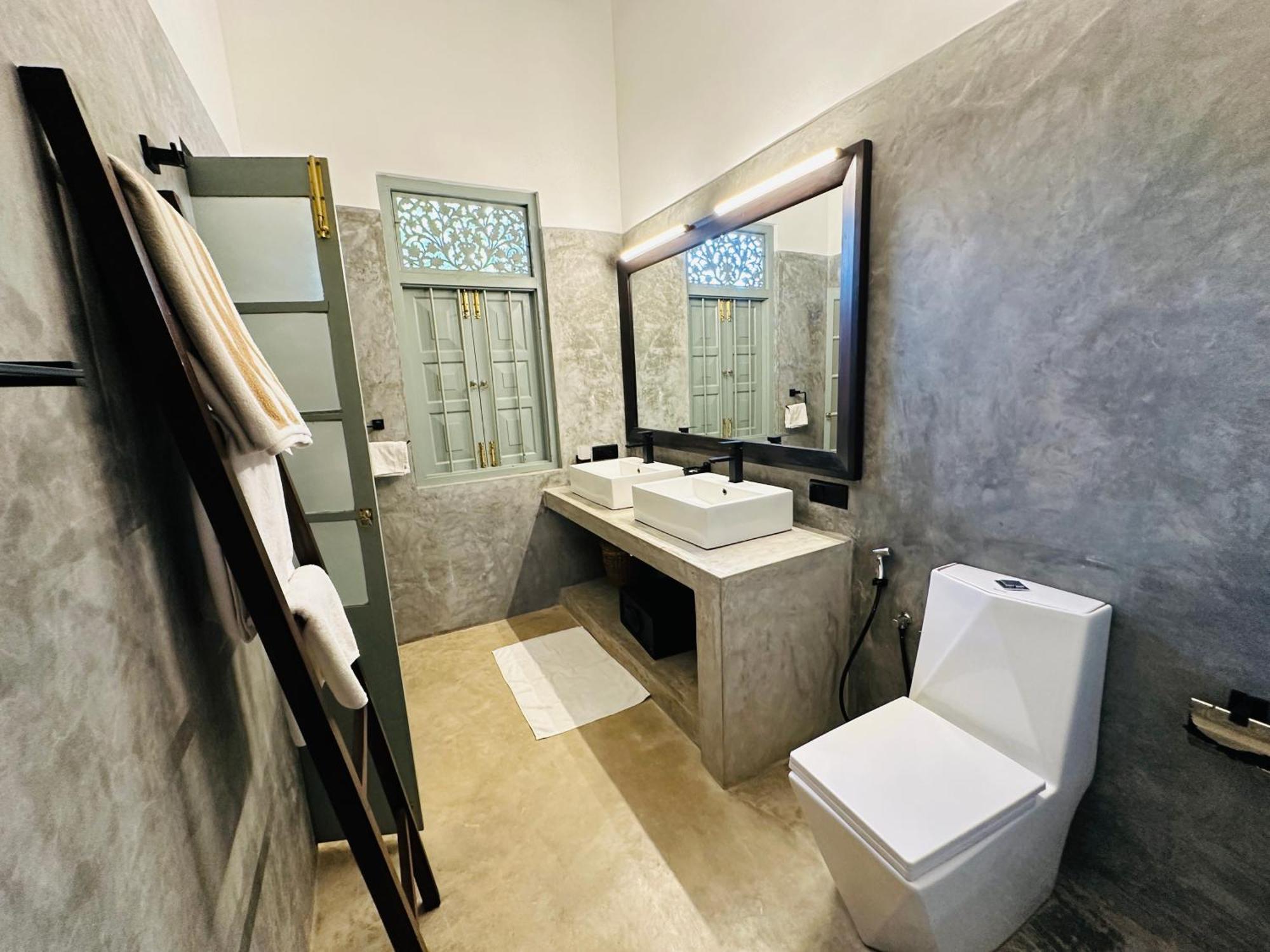 Hotel Moi By Dbi 4*